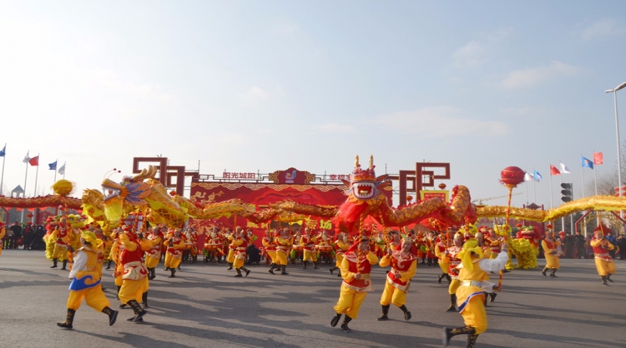 我社区《龙狮鼓乐贺新春》节目参加“阳光城阳 幸福家园”城阳区第二十四届民间艺术节闭幕式暨民间艺术大展演